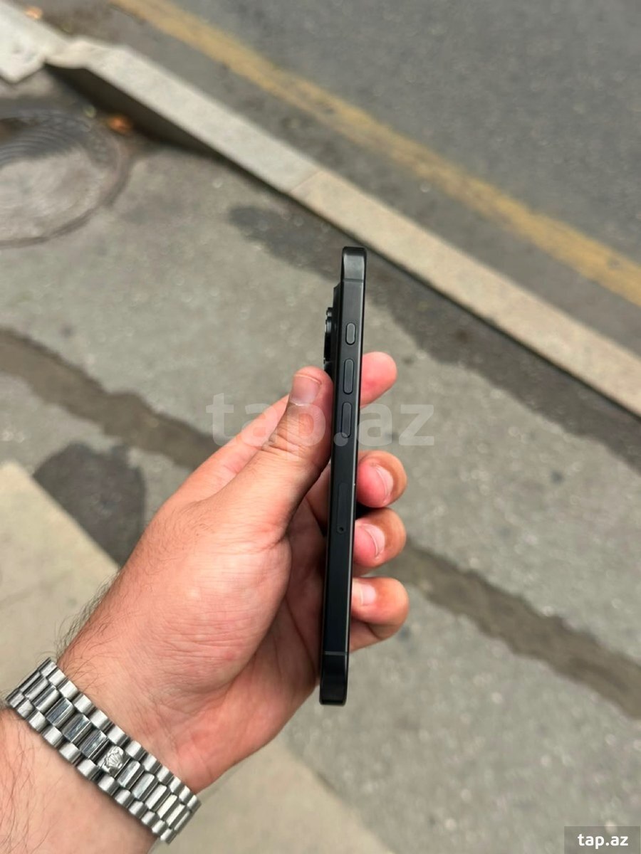 Apple iPhone 16 Pro Black Titanium 128GB/8GB (4)