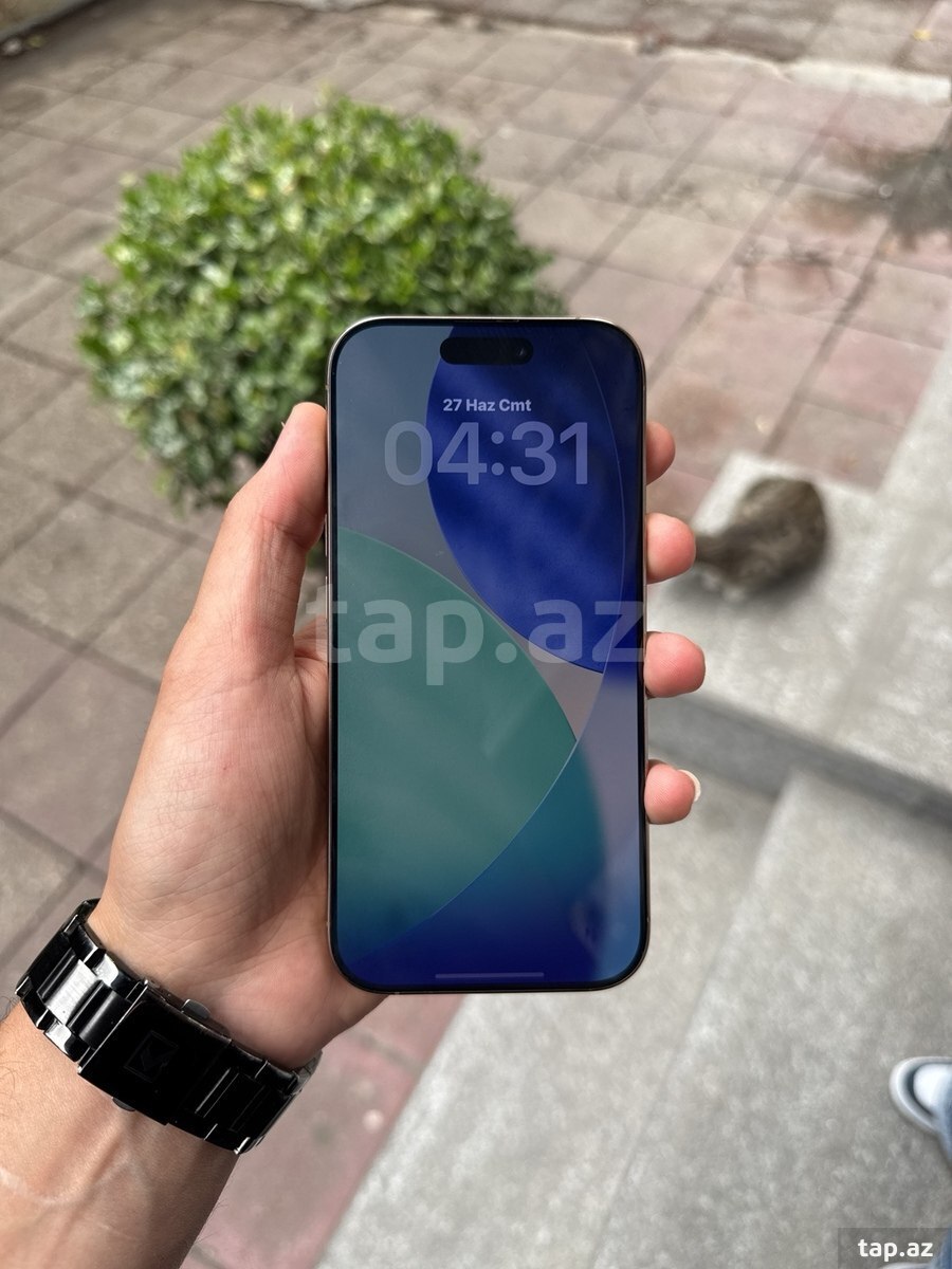 Apple iPhone 16 Pro Desert Titanium 256GB/8GB (2)
