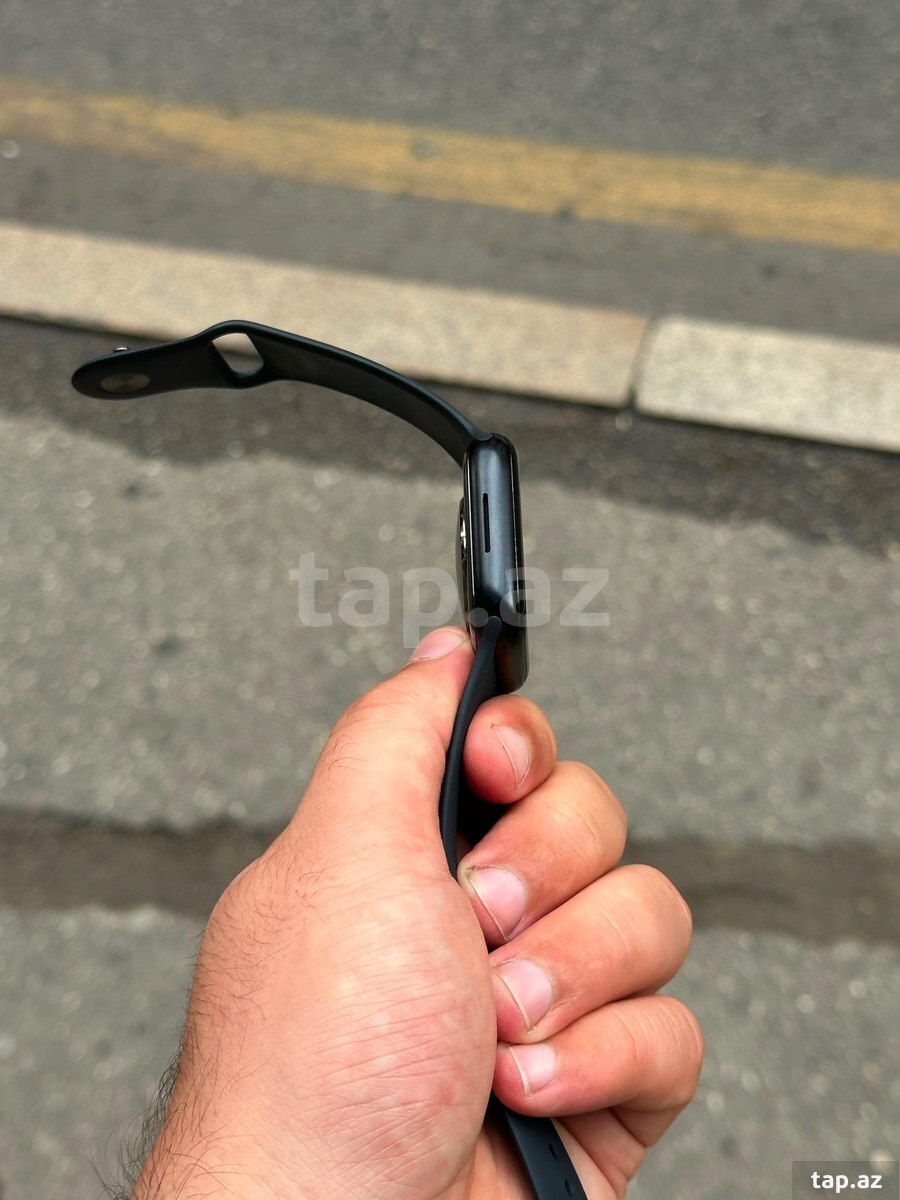 Apple Watch Series 8 Aluminum Midnight 45mm (2)