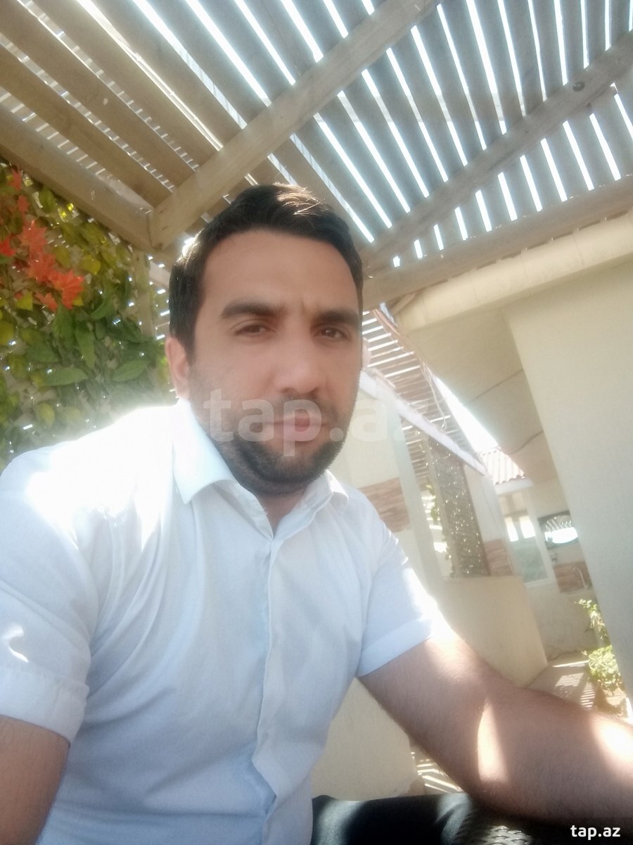 Ofisiant işi axtarıram