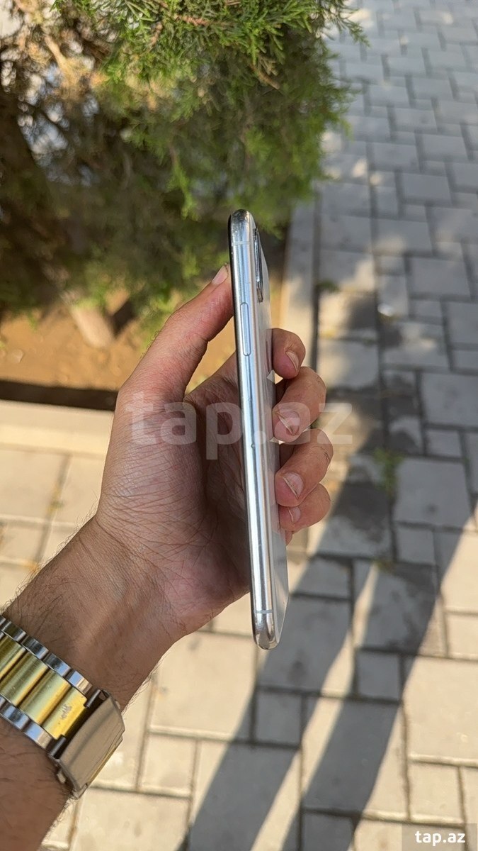 Apple iPhone X Silver 64GB/3GB (3)
