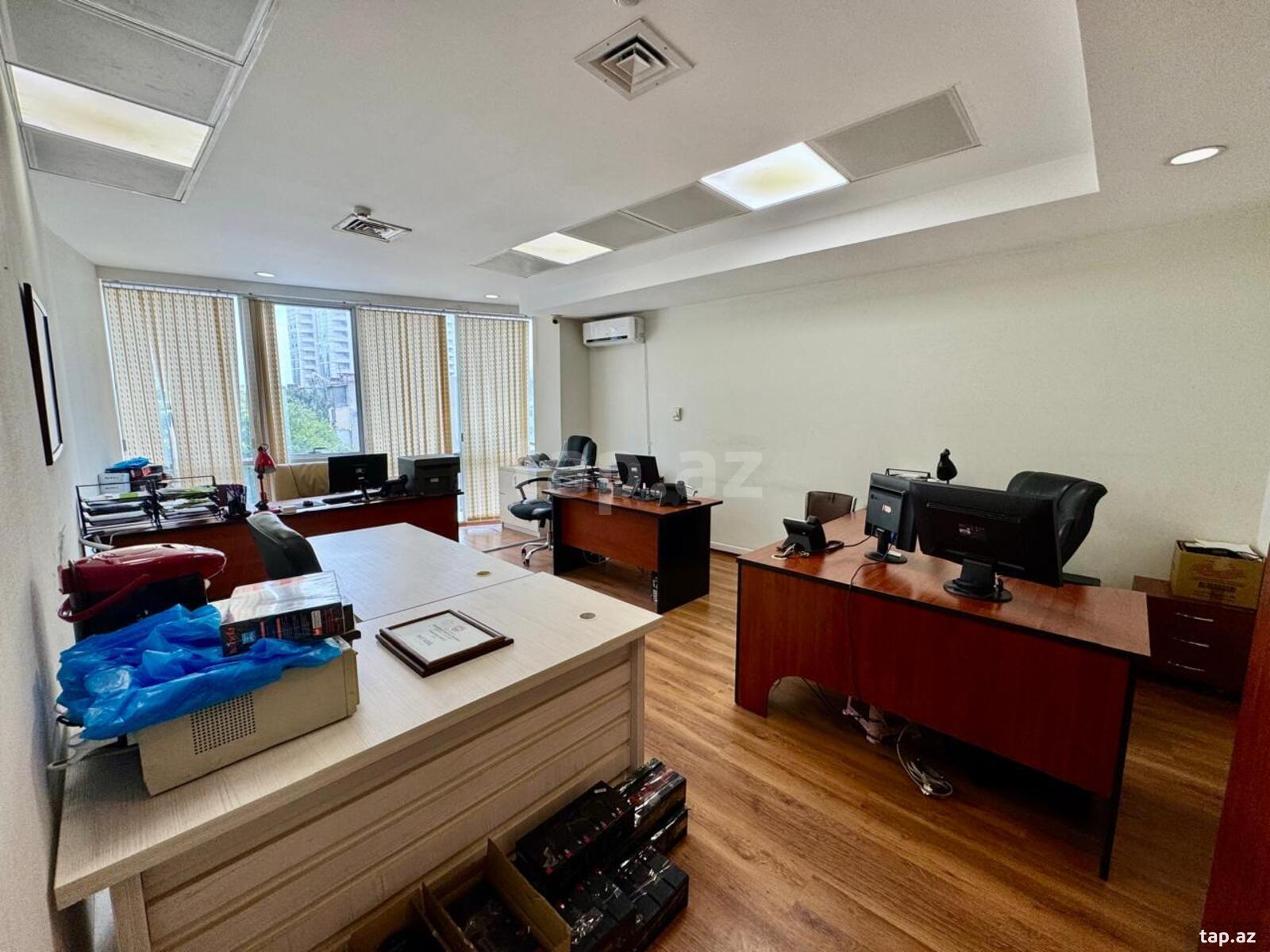 Ofis icarəyə verilir, Abbas Mirzə Şərifzadə küç. (13)