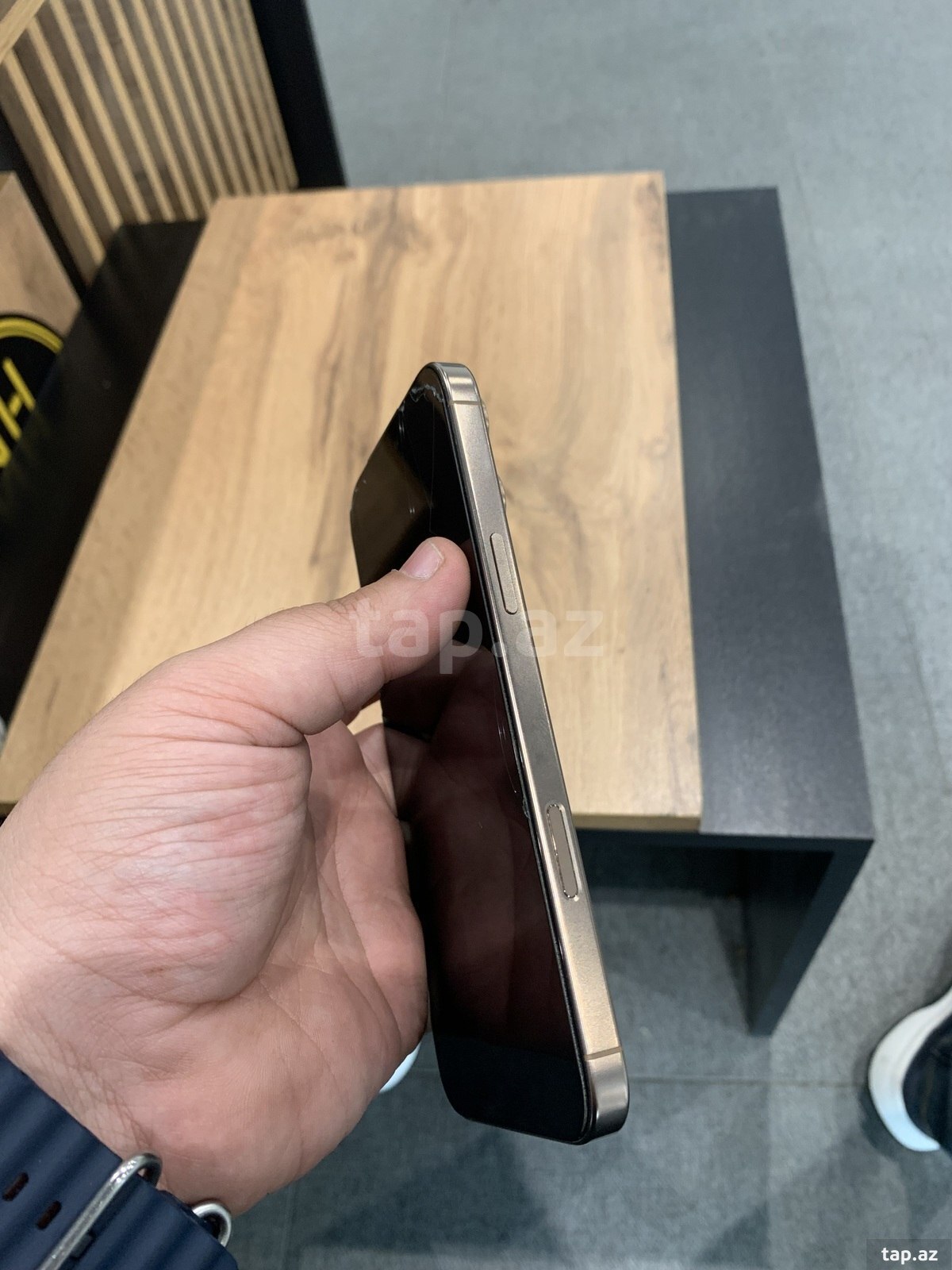 Apple iPhone 16 Pro Max Desert Titanium 256GB/8GB (5)
