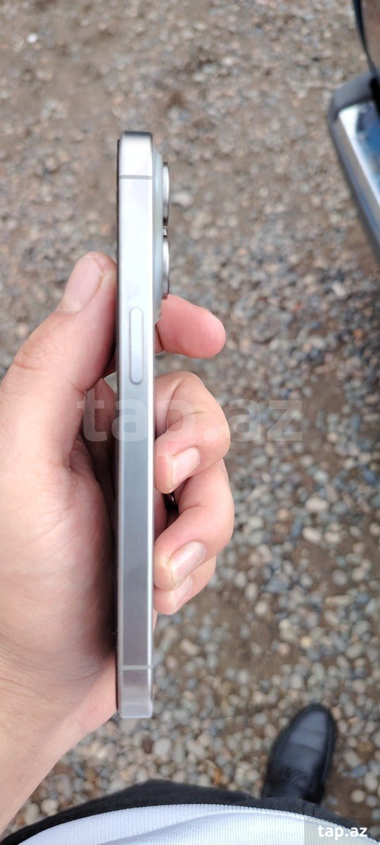 Apple iPhone 15 Pro Natural Titanium 128GB/8GB (4)