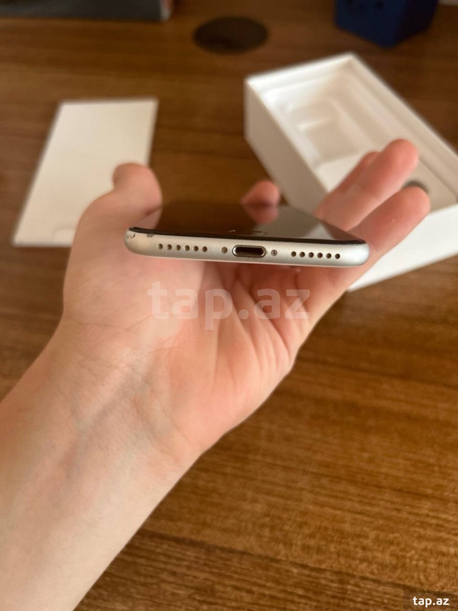 Apple iPhone SE (2020) White 64GB/3GB (4)