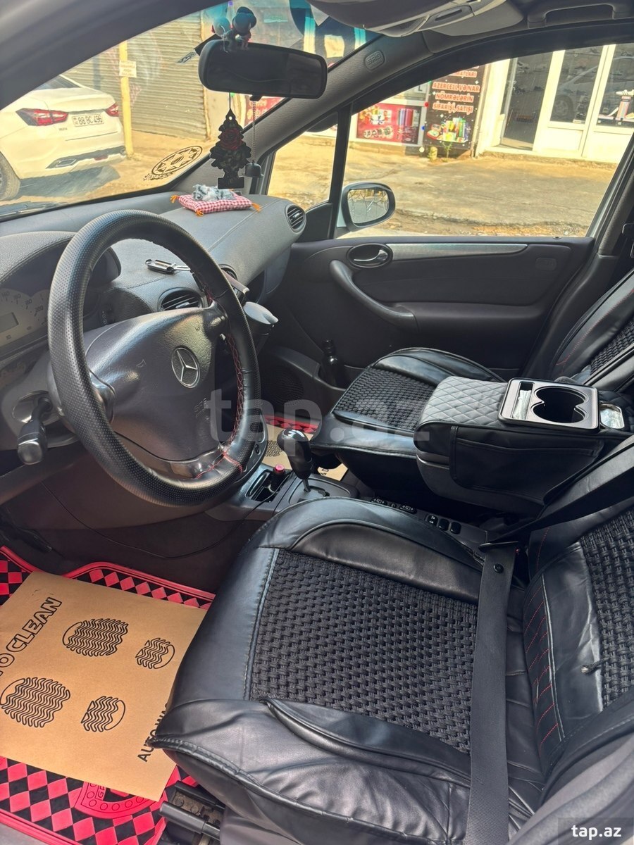 Mercedes A 160, 2002 il (8)