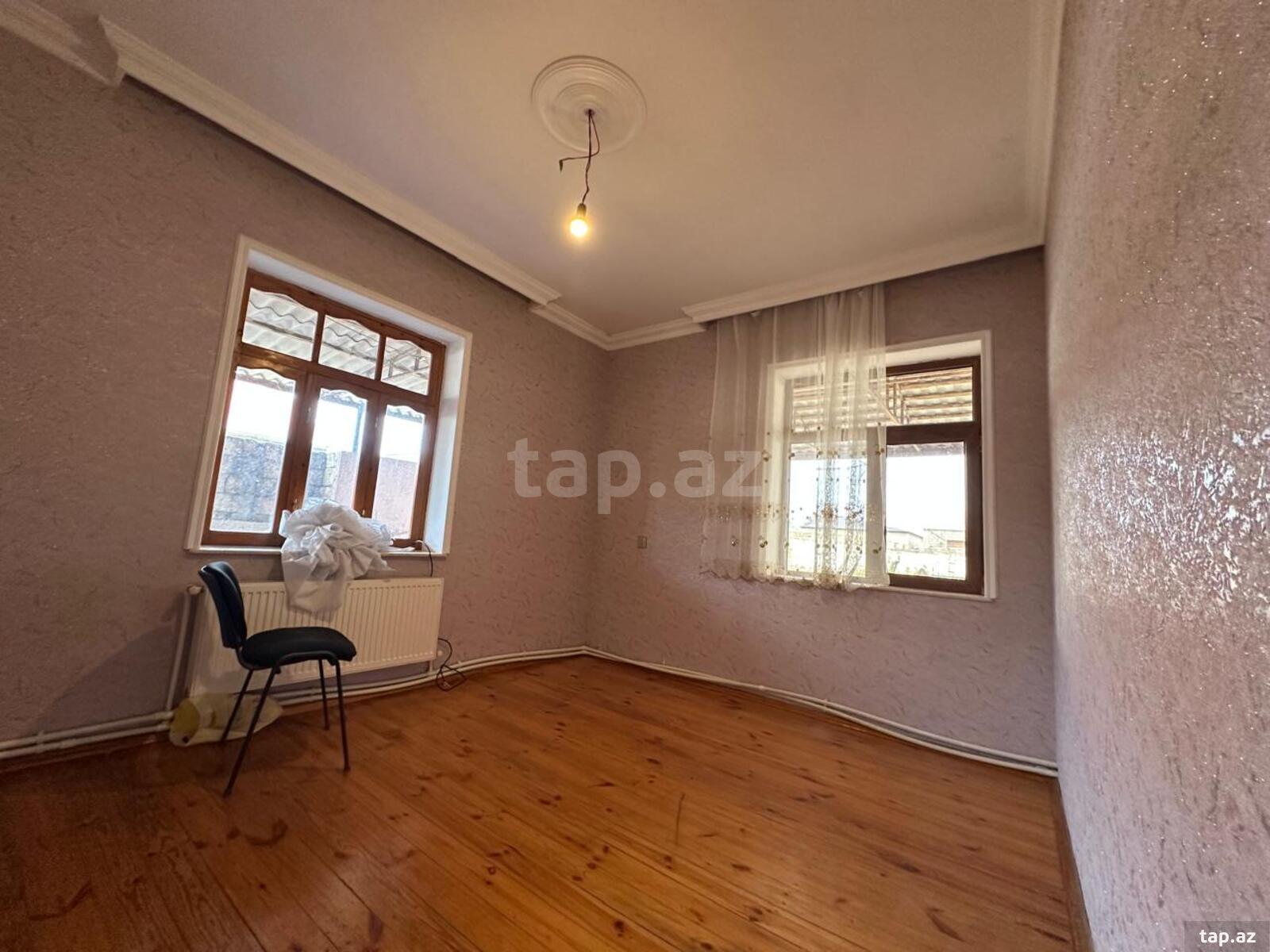 Bağ evi, Məktəbli küç.,ev 62F (2)