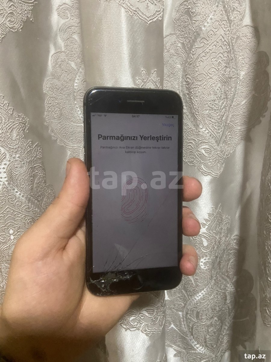 Apple iPhone 8 Space Gray 64GB (2)