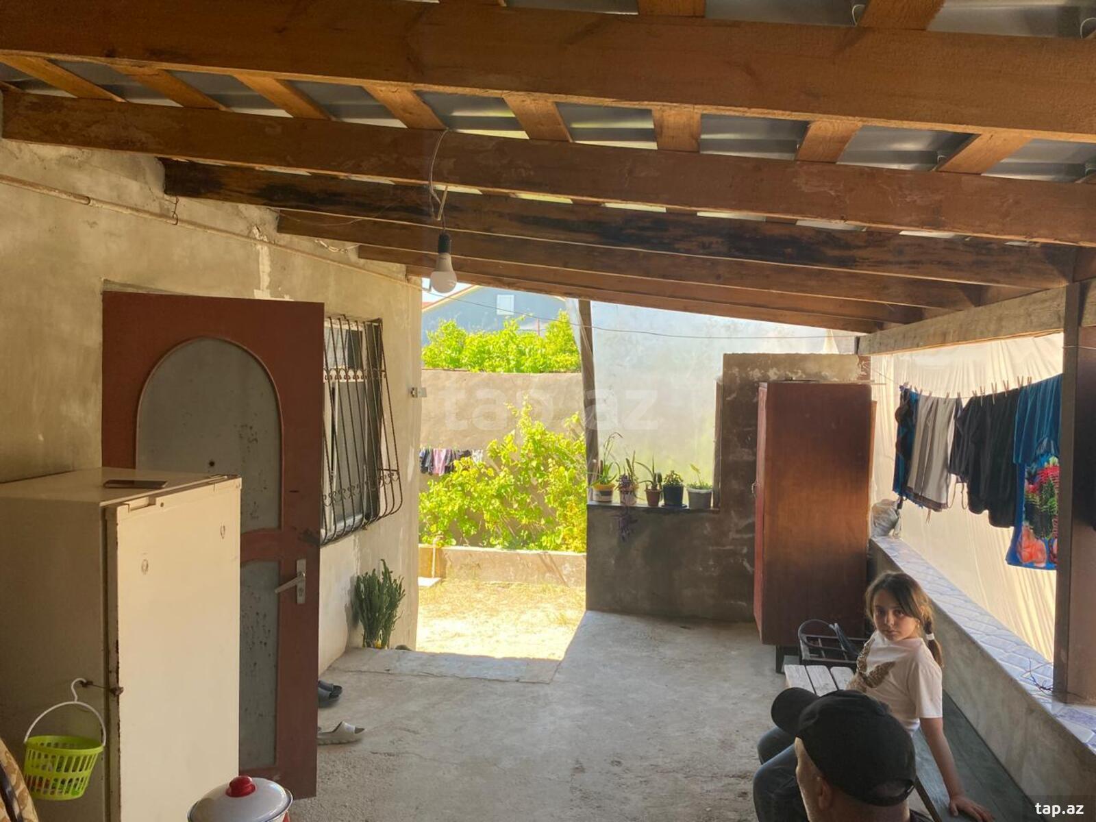 Həyət evi, Pirşağı qəs. (2)