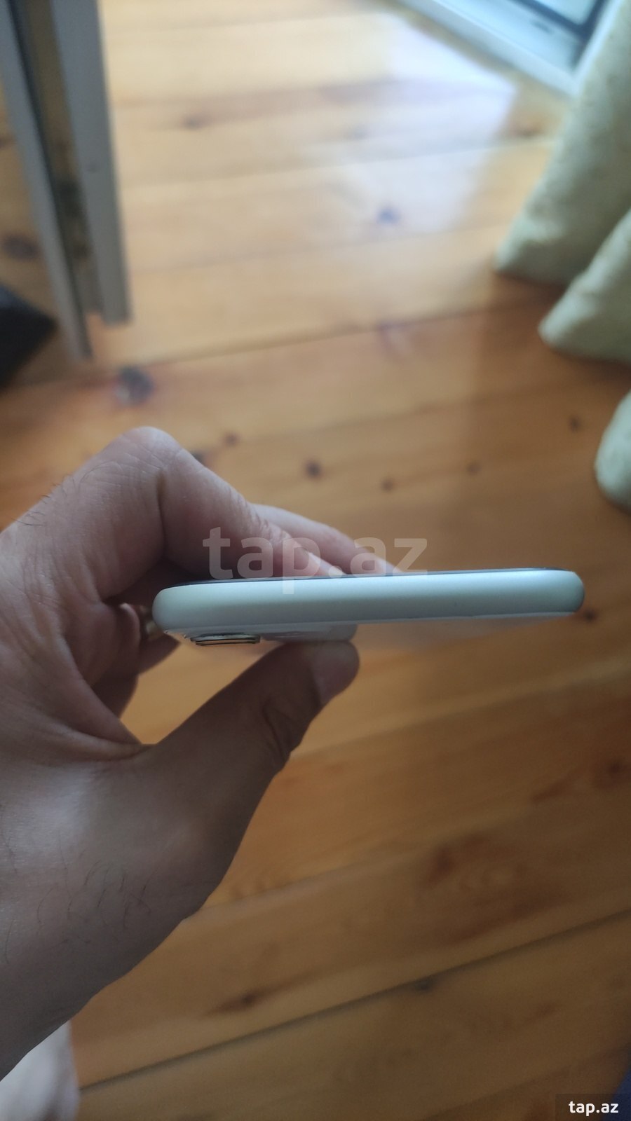 Apple iPhone 11 White 128GB/4GB (3)