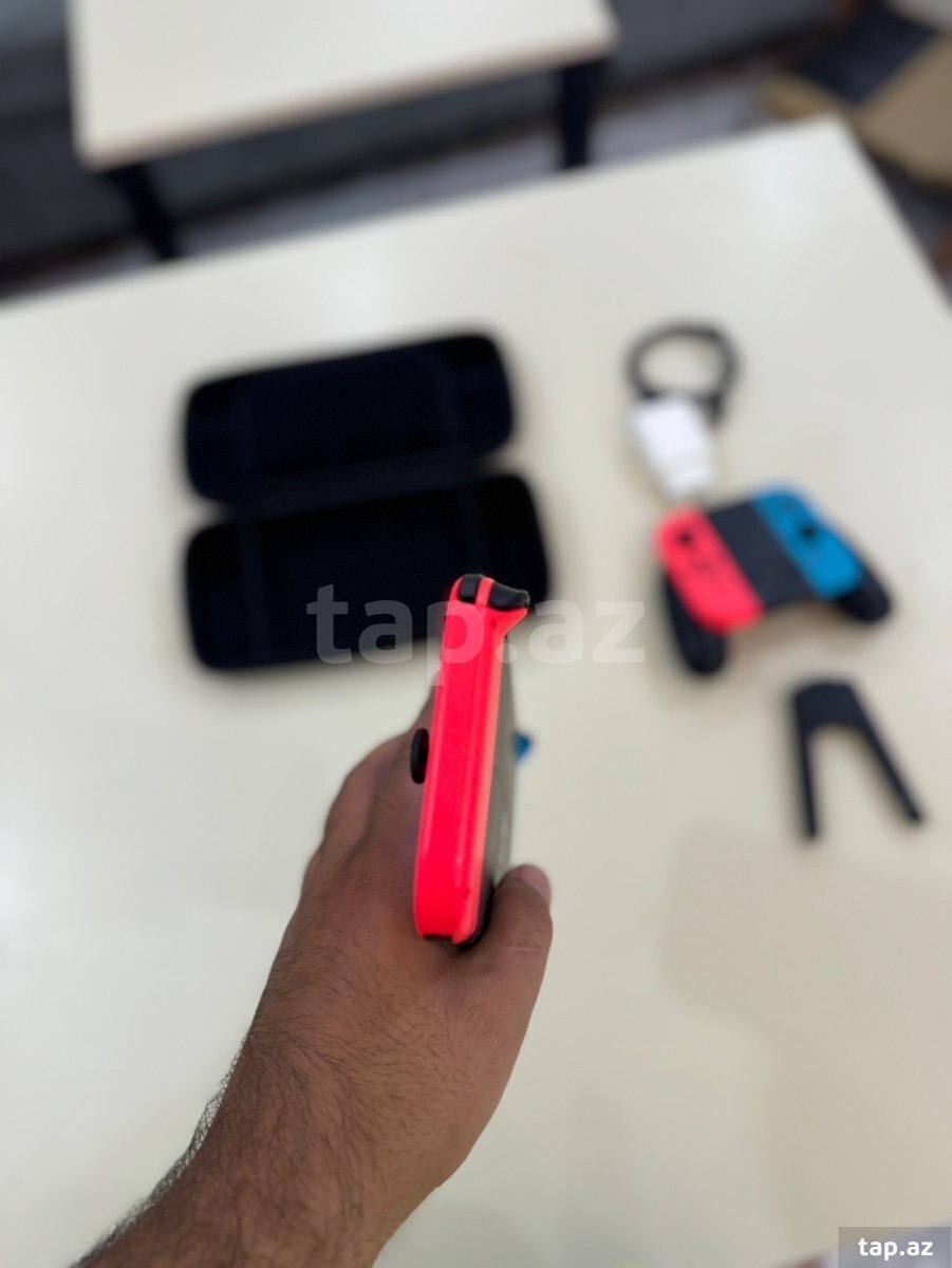 Nintendo Switch - OLED Model (4)