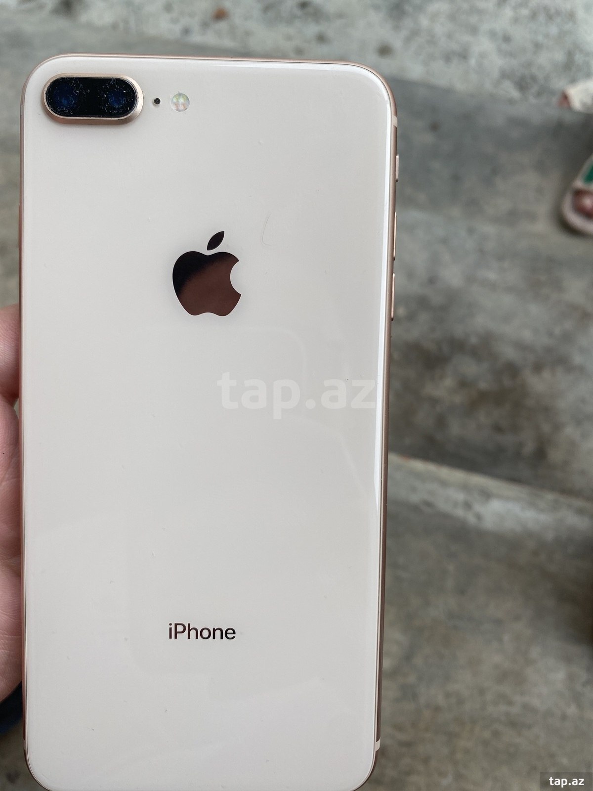 Apple iPhone 8 Plus Gold 64GB (3)