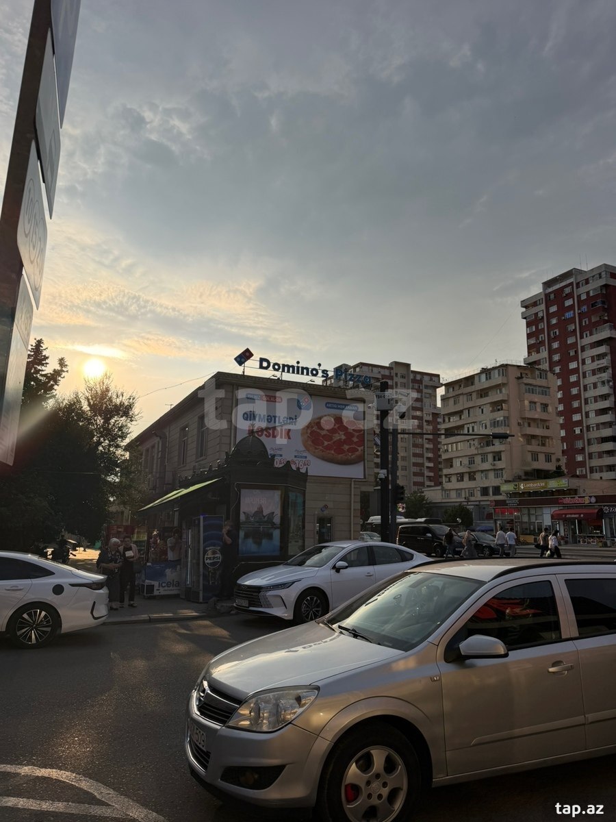 Mağaza icarəyə verilir, Qara Qarayev m. (2)