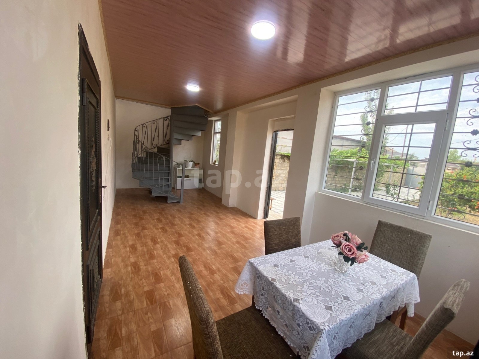 Həyət evi, Buzovna qəs. (8)