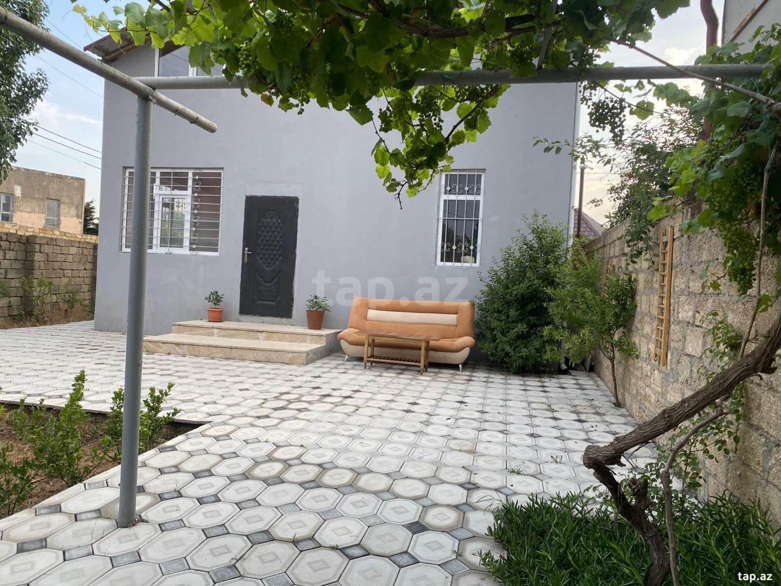 Həyət evi, Buzovna qəs. (5)