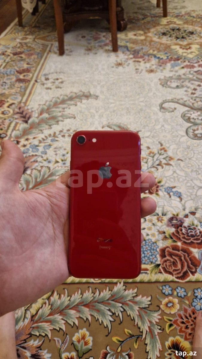Apple iPhone 8 Red 64GB (2)