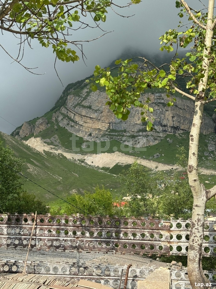 7 sot torpaq sahəsi, Ləzə k. (8)