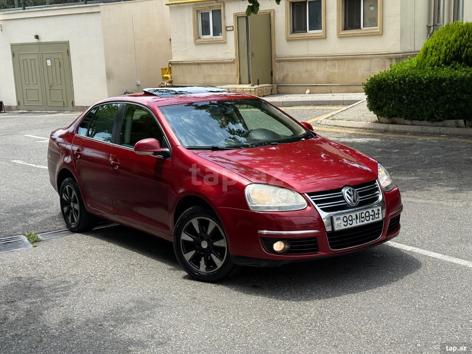 Volkswagen Jetta, 2010 il (2)