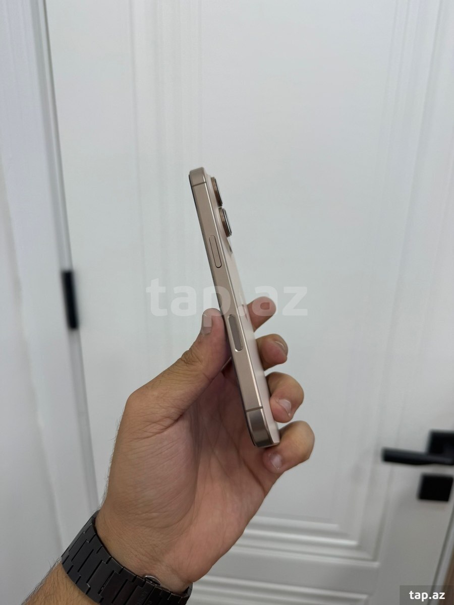 Apple iPhone 16 Pro Desert Titanium 128GB/8GB (2)