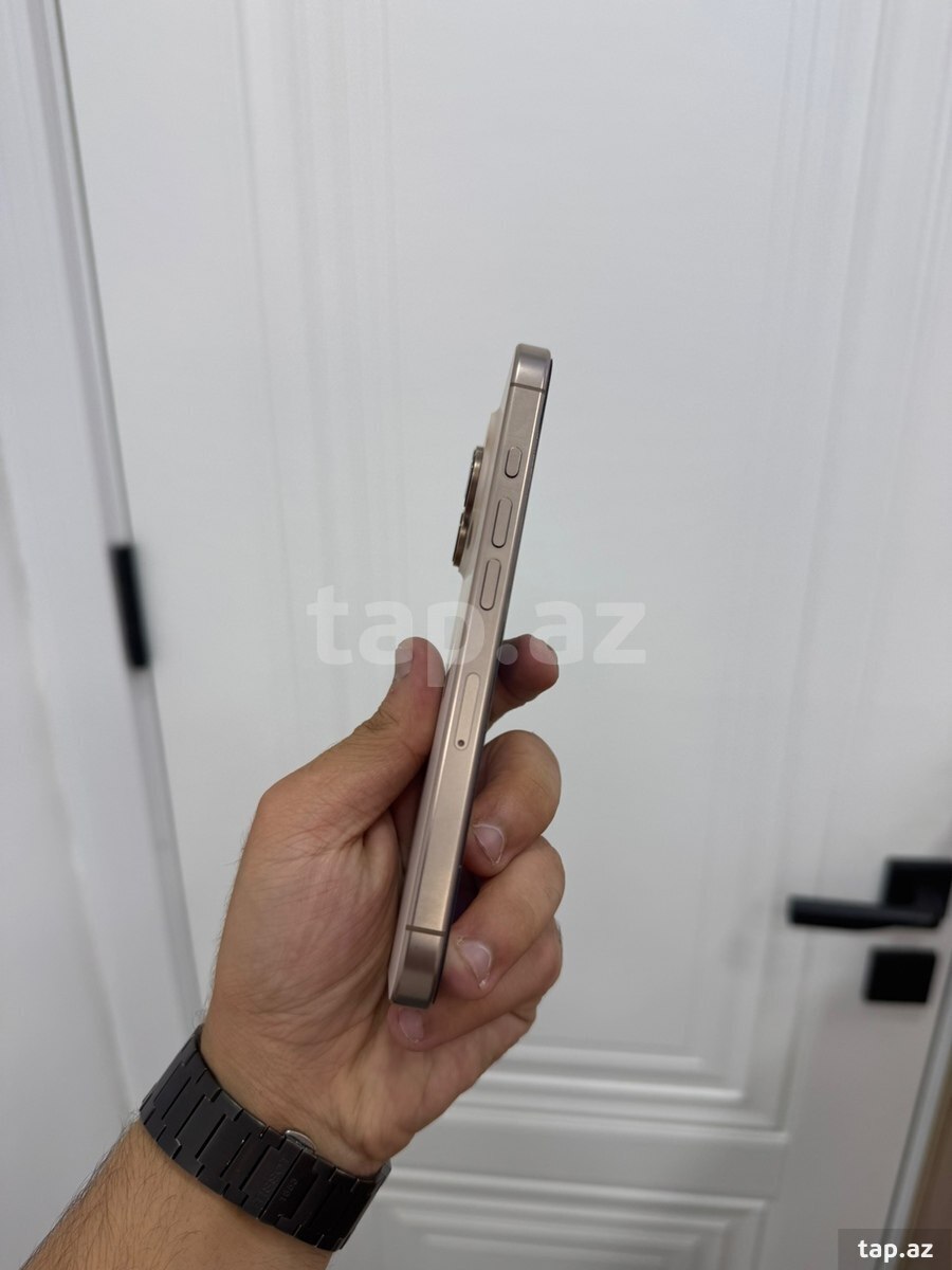 Apple iPhone 16 Pro Desert Titanium 128GB/8GB (5)
