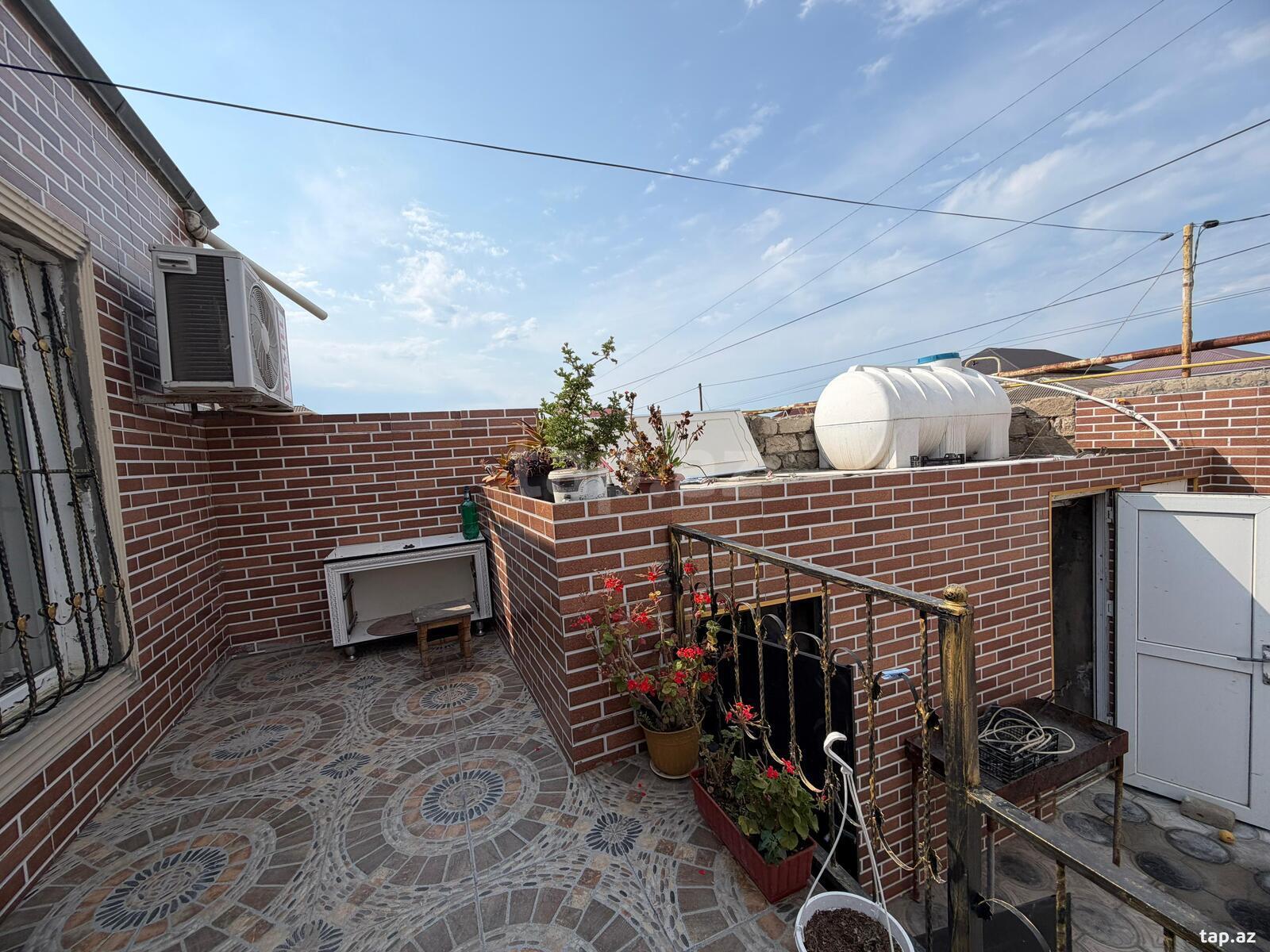 Həyət evi, Savalan qəs. (3)