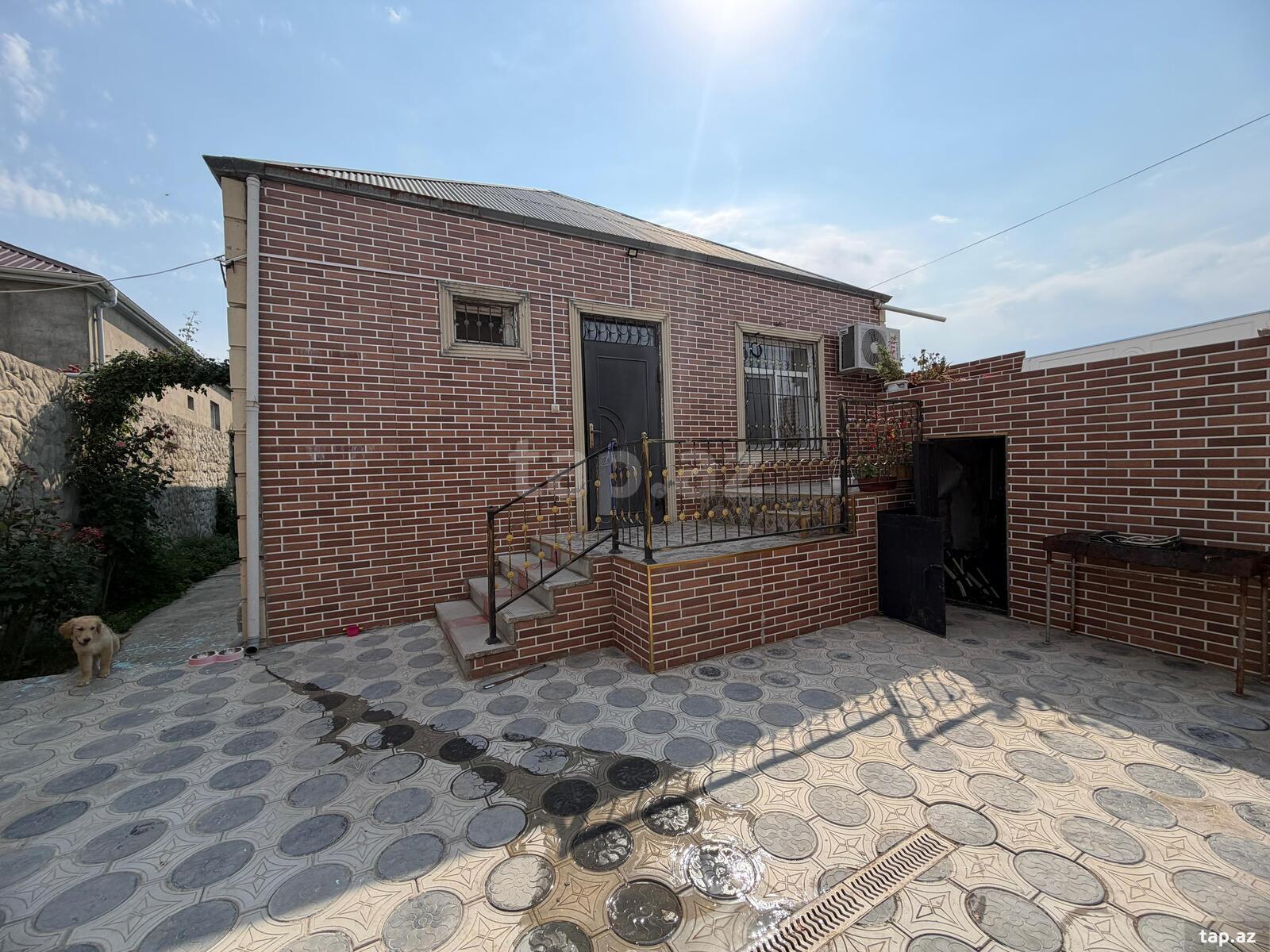 Həyət evi, Savalan qəs. (12)