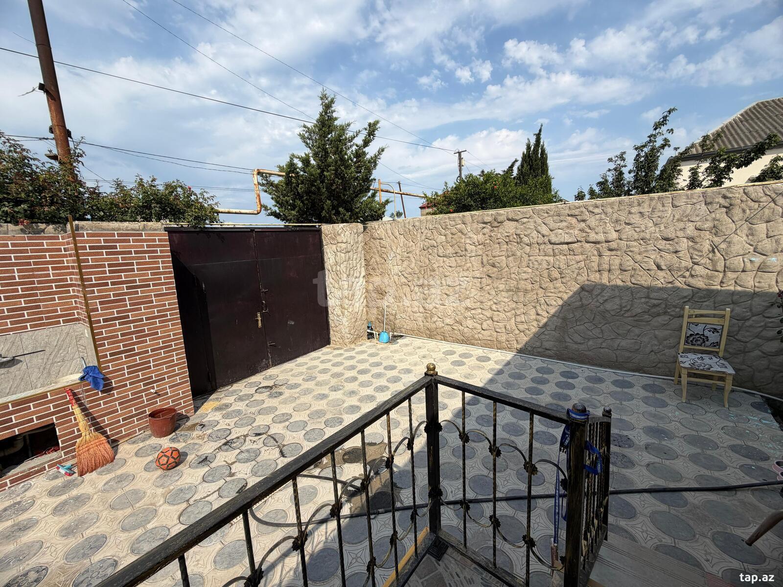 Həyət evi, Savalan qəs. (24)