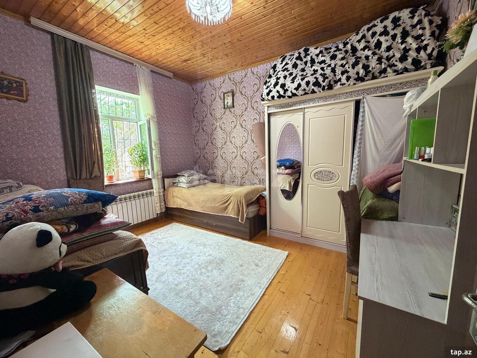 Həyət evi, Savalan qəs. (32)