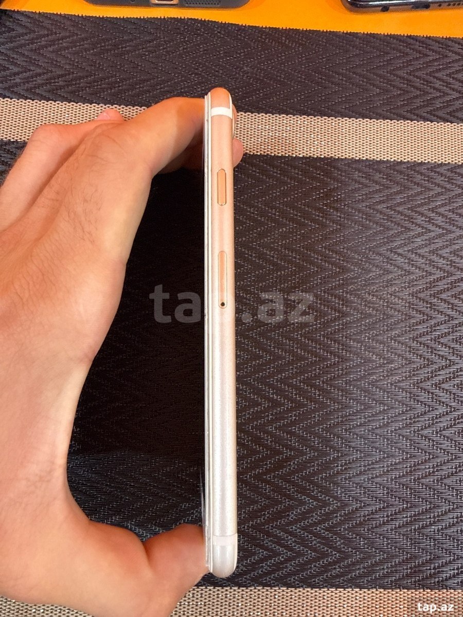 Apple iPhone 7 Gold 128GB (3)