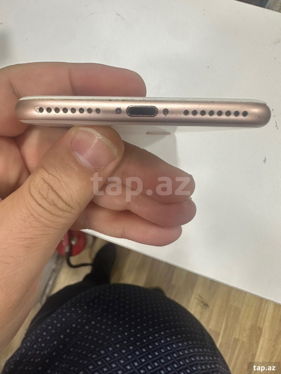 Apple iPhone 8 Plus Gold 64GB (4)