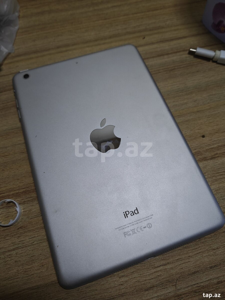 Apple iPad Silver (3)