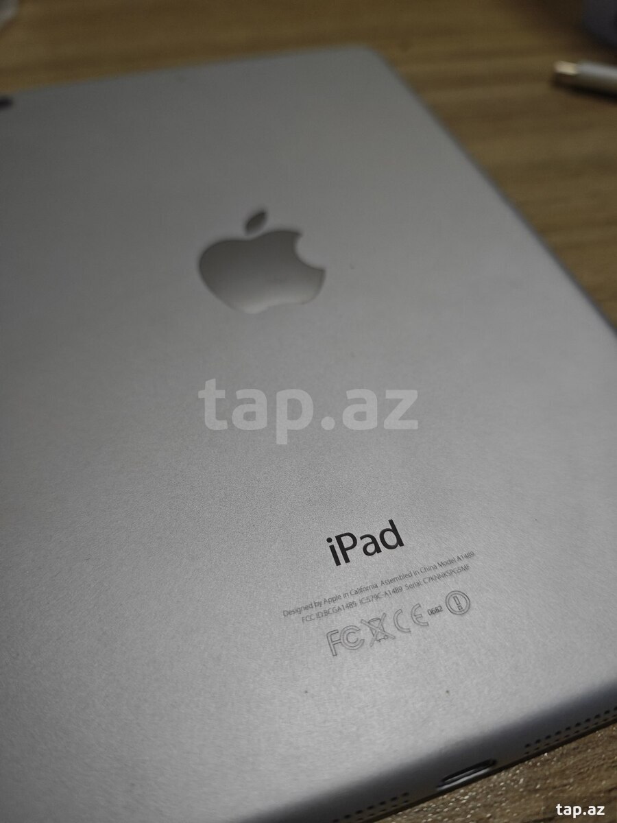 Apple iPad Silver (2)
