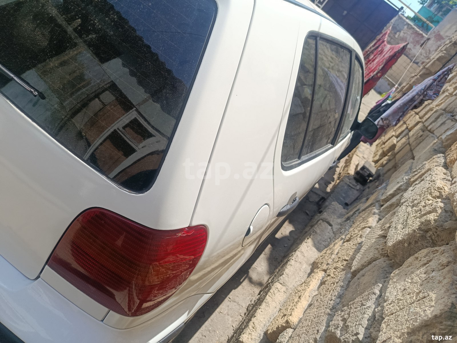 Volkswagen Polo, 2001 il (6)