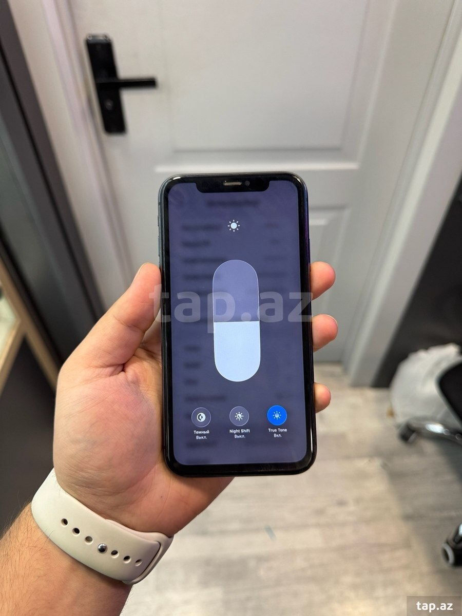 Apple iPhone 11 Black 64GB/4GB (2)