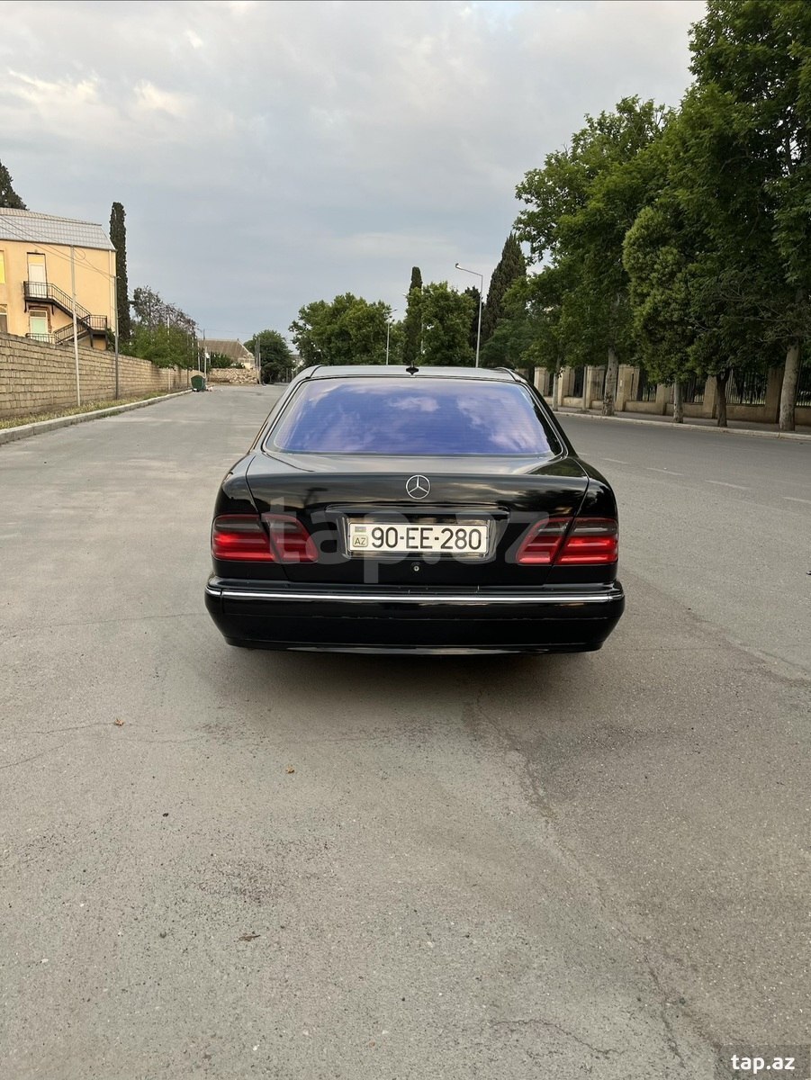 Mercedes E 280, 2001 il (7)