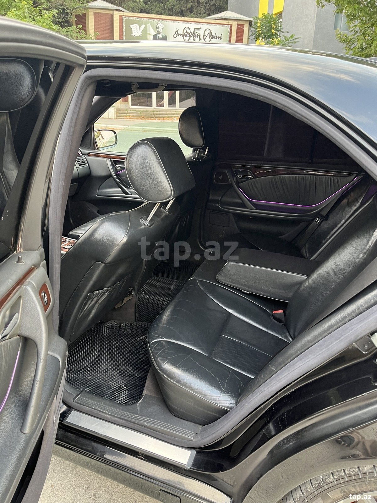 Mercedes E 280, 2001 il (10)