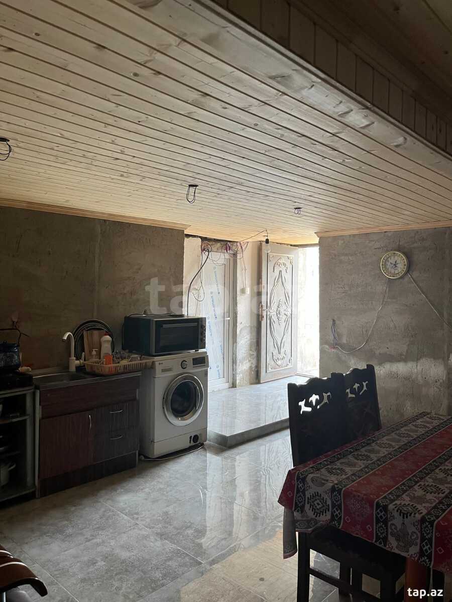 Həyət evi, Binə qəs.
