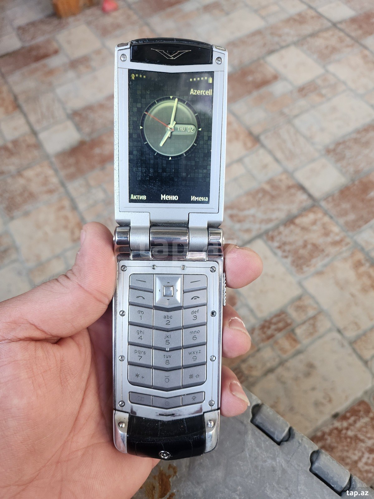 Vertu Constellation Ayxta Black Alligator (5)