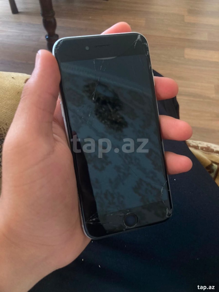 Apple iPhone 8 Silver 64GB (4)