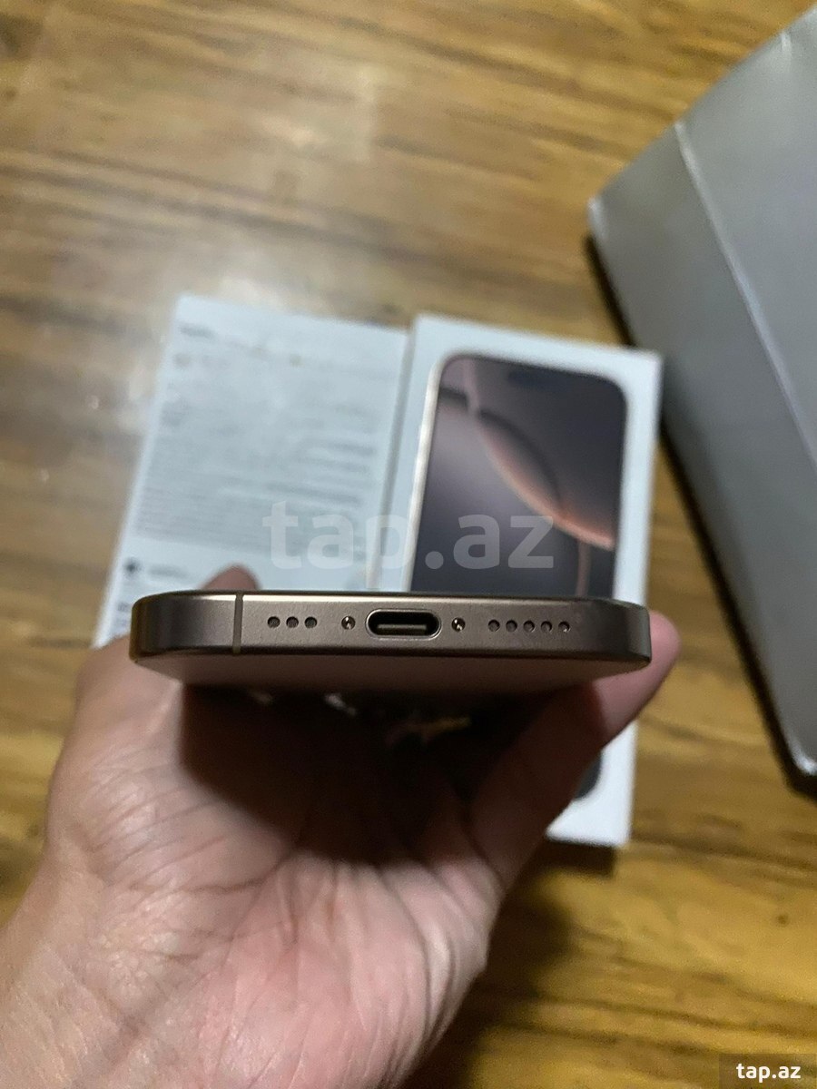 Apple iPhone 16 Pro Desert Titanium 128GB/8GB (7)