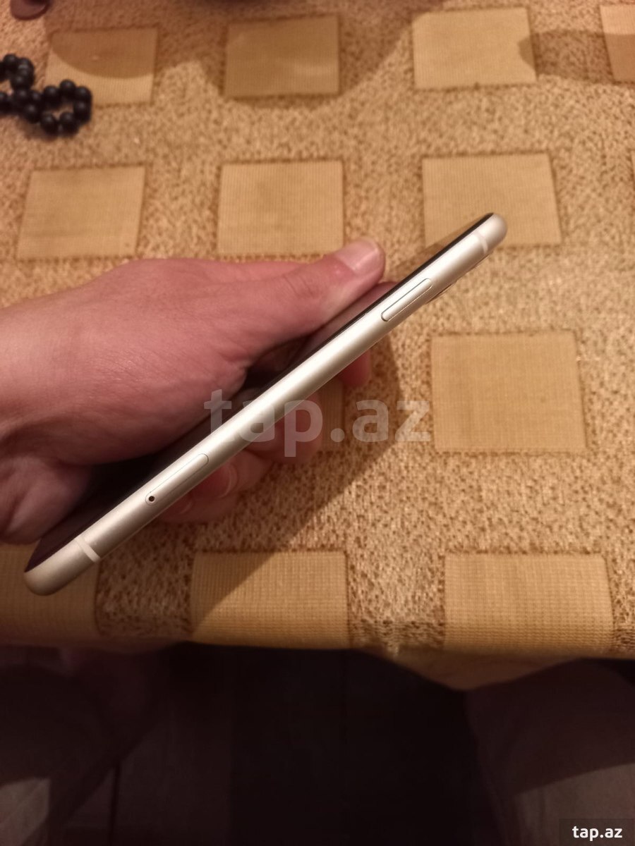 Apple iPhone 11 White 64GB/4GB (2)