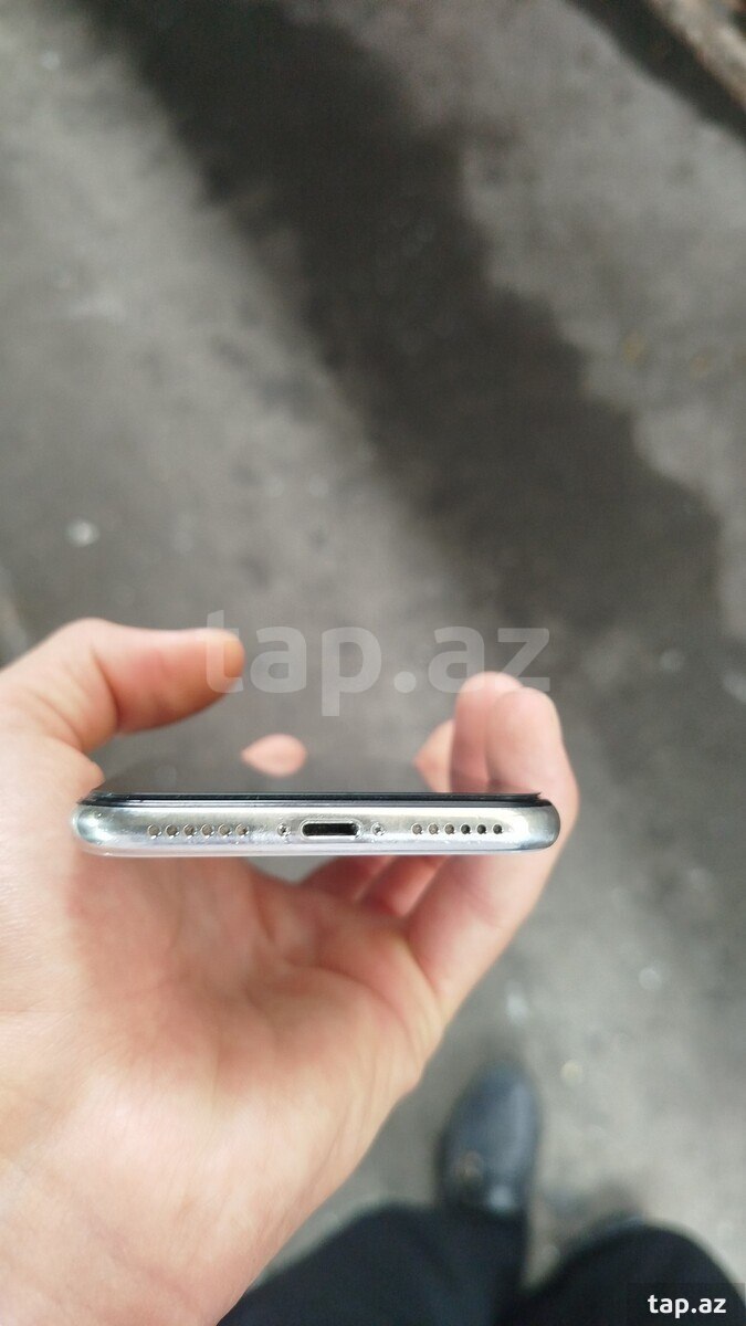 Apple iPhone X Silver 64GB/3GB (3)