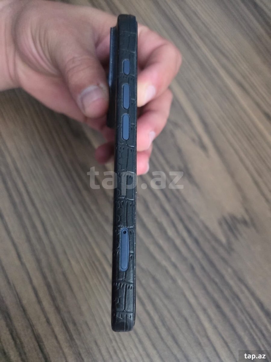 Apple iPhone 17 Pro Deep Blue 1TB/12GB (7)