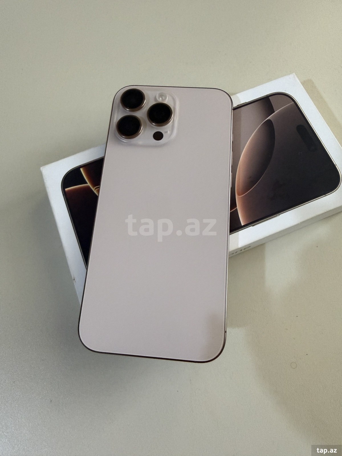 Apple iPhone 16 Pro Max Desert Titanium 256GB/8GB (2)