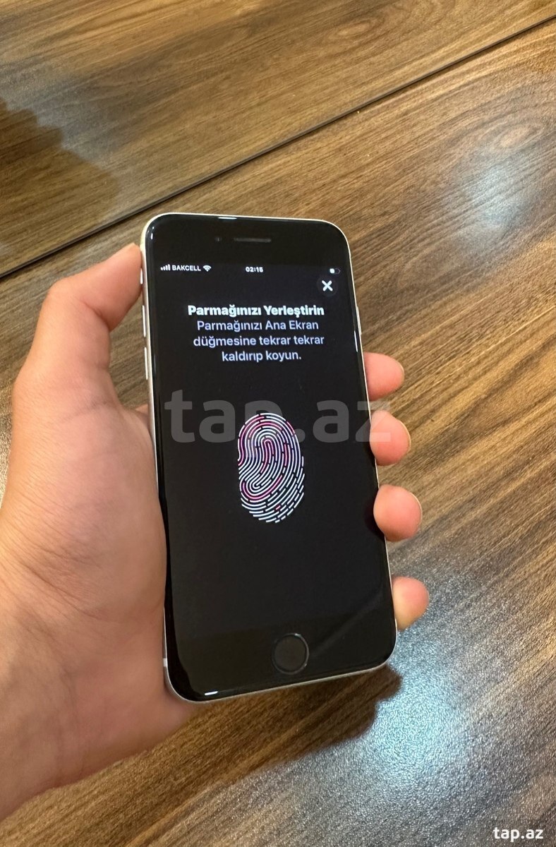 Apple iPhone SE (2020) White 128GB/3GB (5)