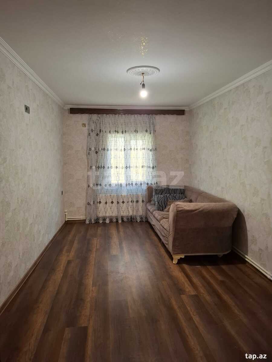 Həyət evi, Gulbala Əliyev küç. (6)