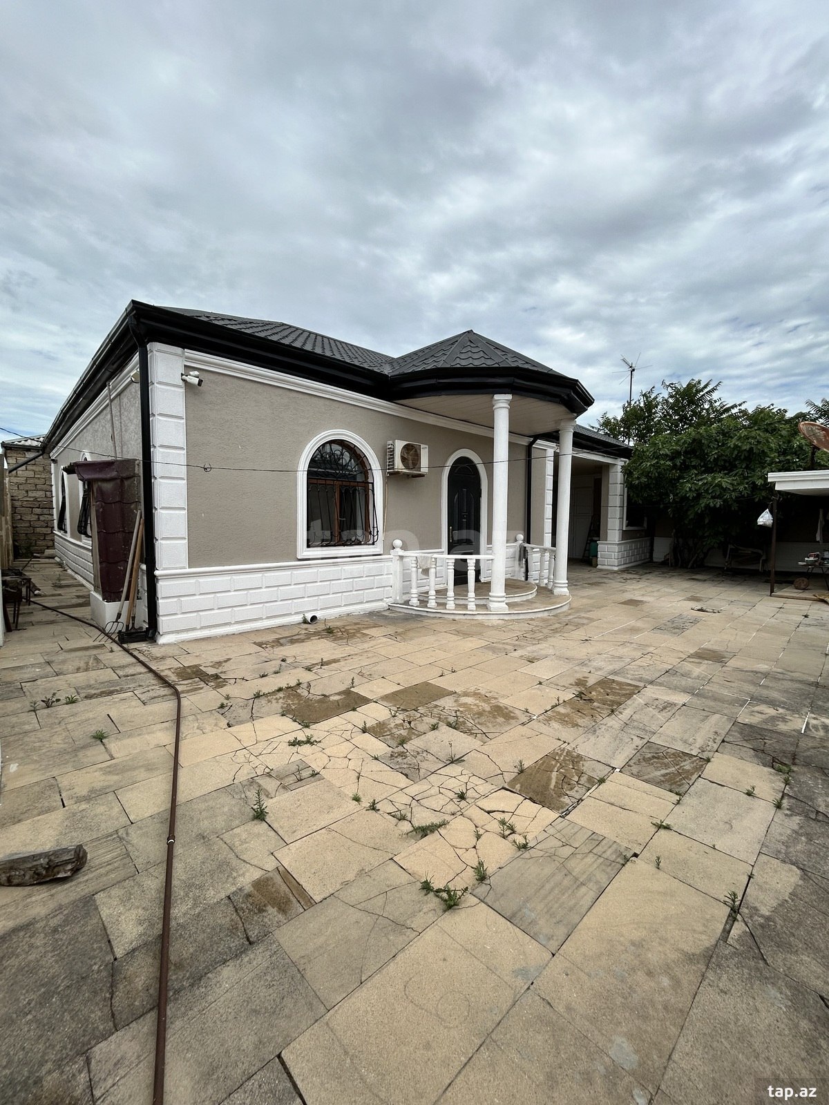 Həyət evi, Binə qəs. (3)
