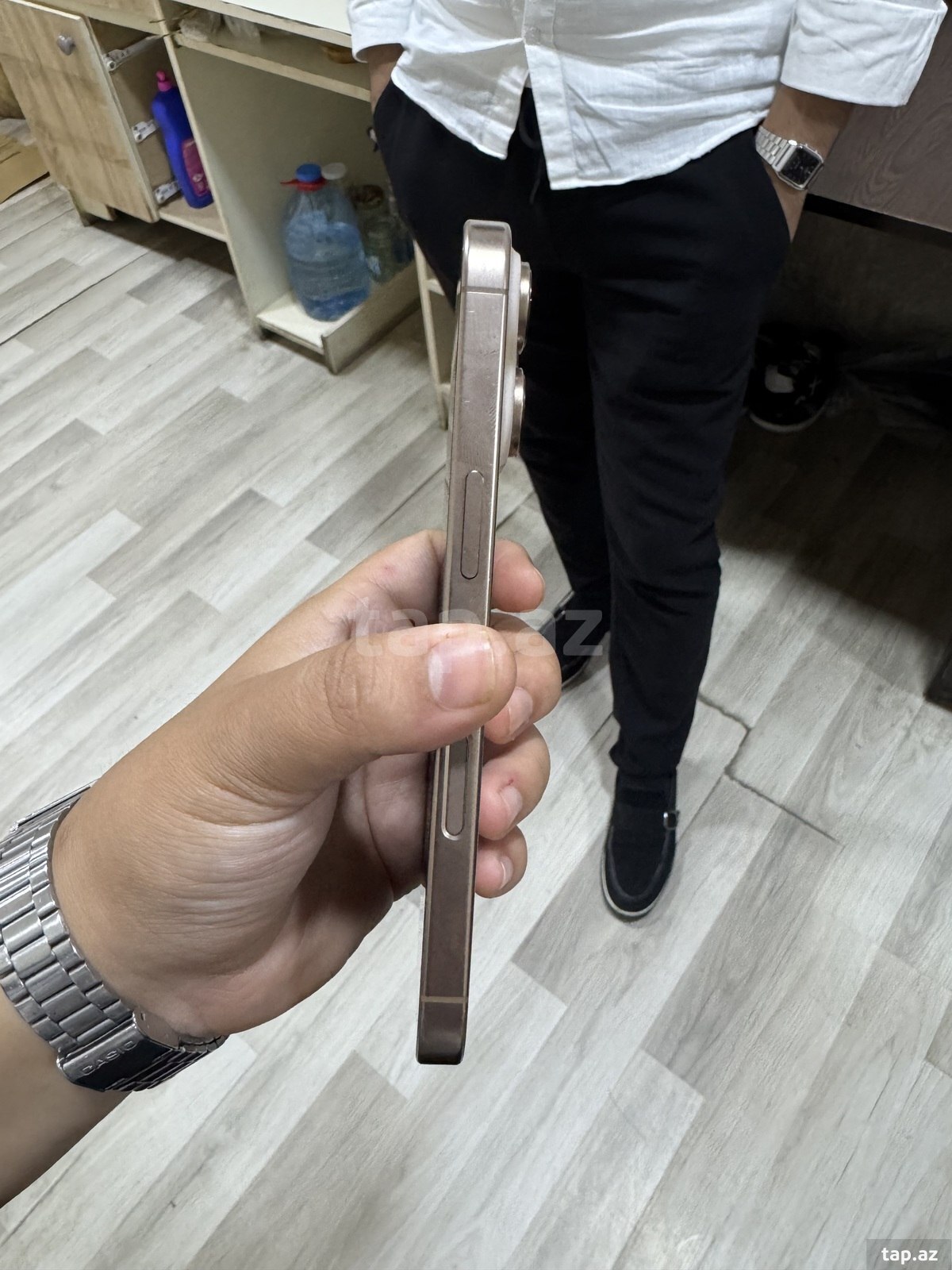 Apple iPhone 16 Pro Desert Titanium 256GB/8GB (5)