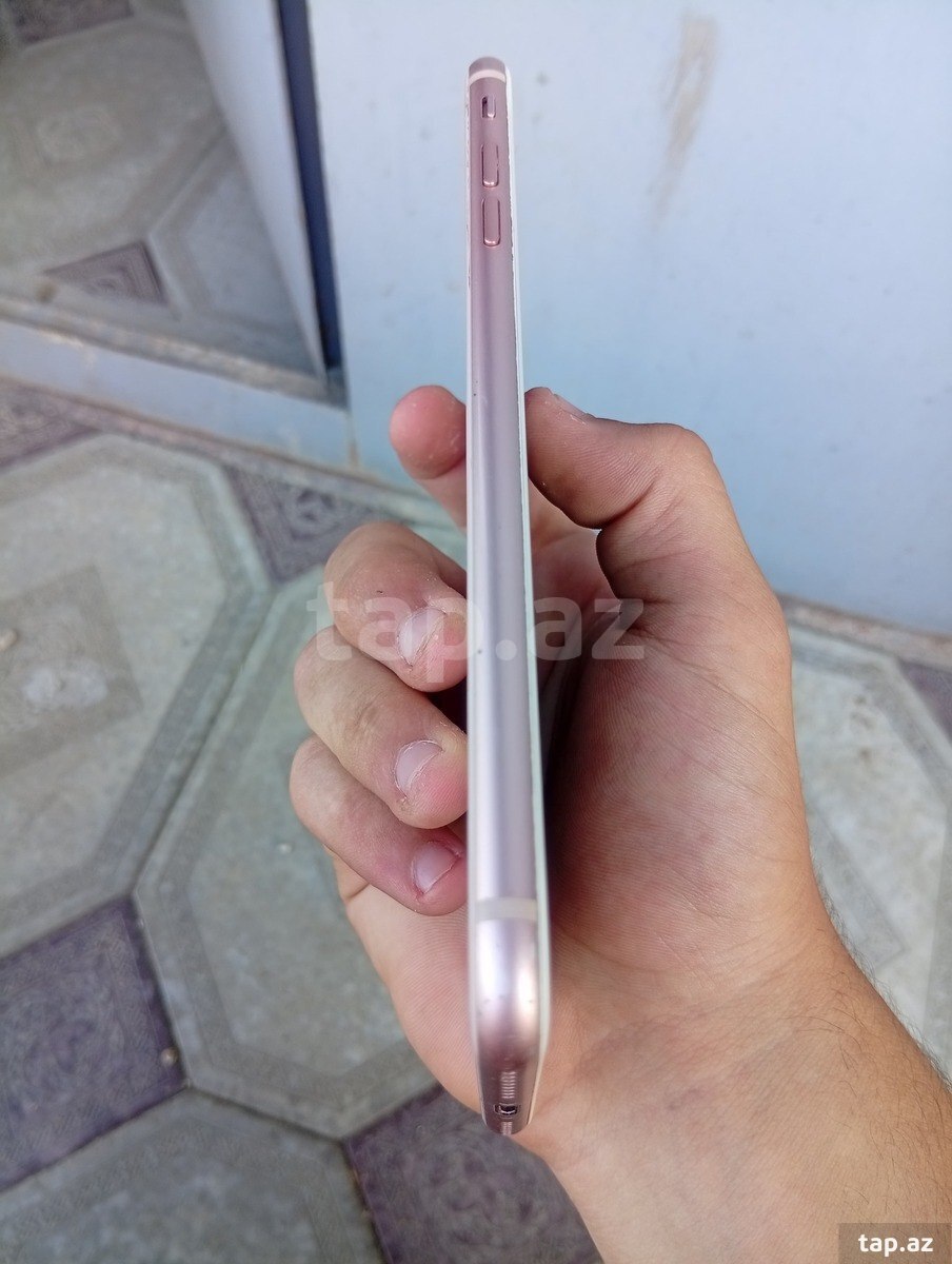 Apple iPhone 8 Plus Gold 64GB (2)