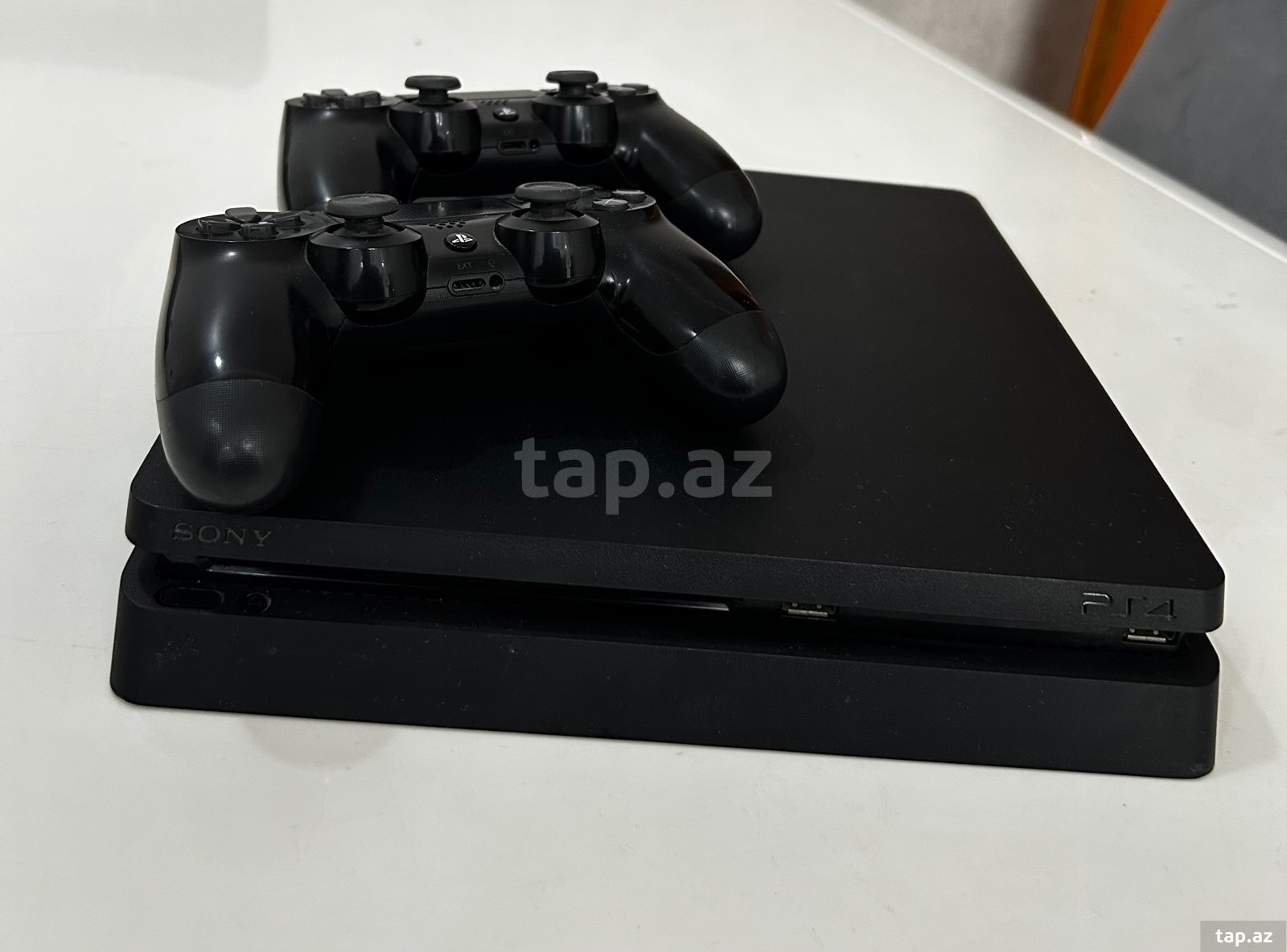 PS4 Slim 500 GB / 2 Orijinal Pult (2)